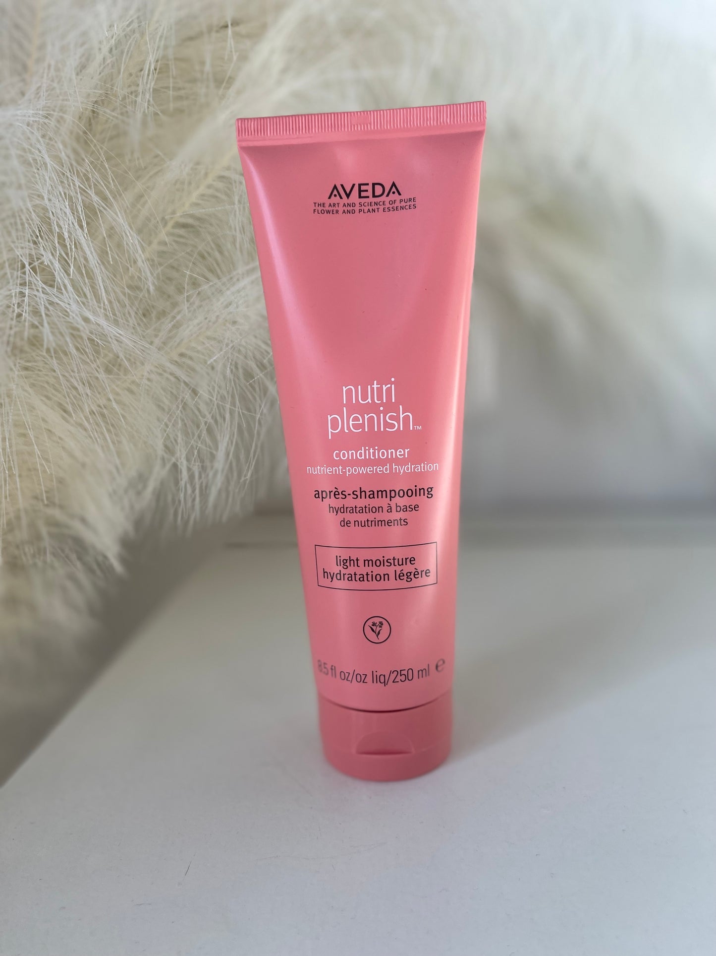 Aveda nutriplenish™ conditioner light moisture